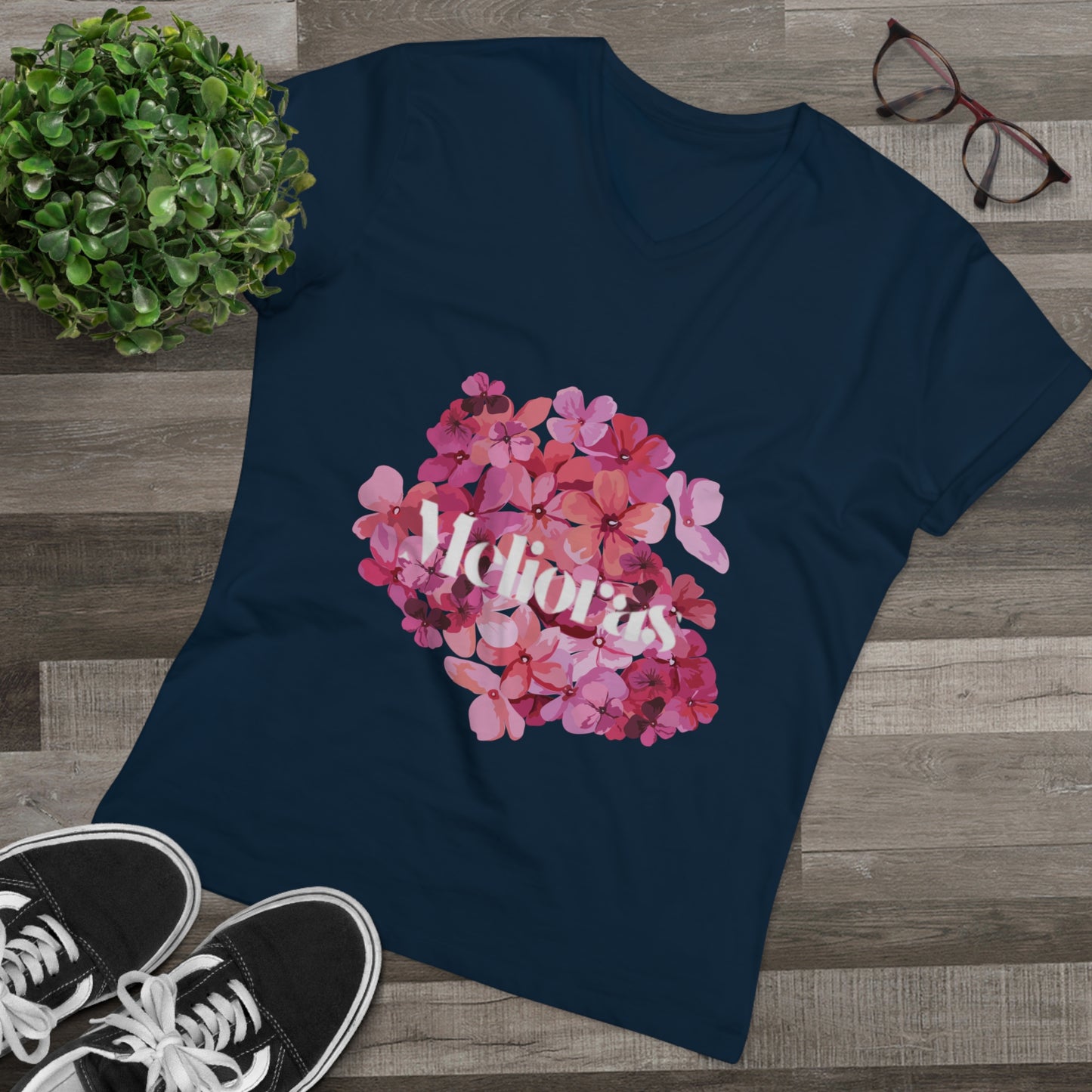 V-Neck Shirt mit floralem Design - ‘Melioras’ Design