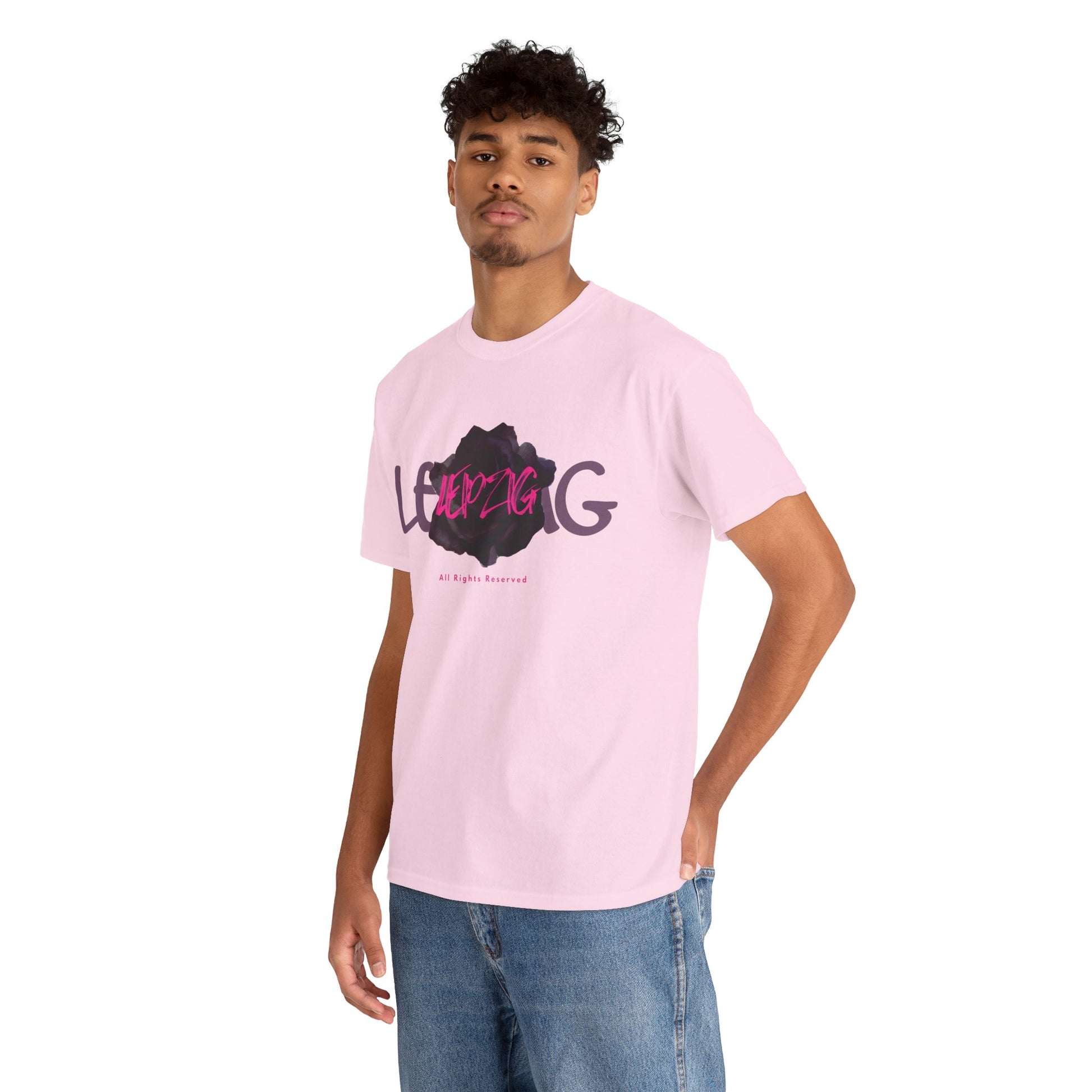 Rosa Unisex T-Shirt aus Baumwolle mit Leipzig Print in Schwarz-Pink auf der Vorderseite