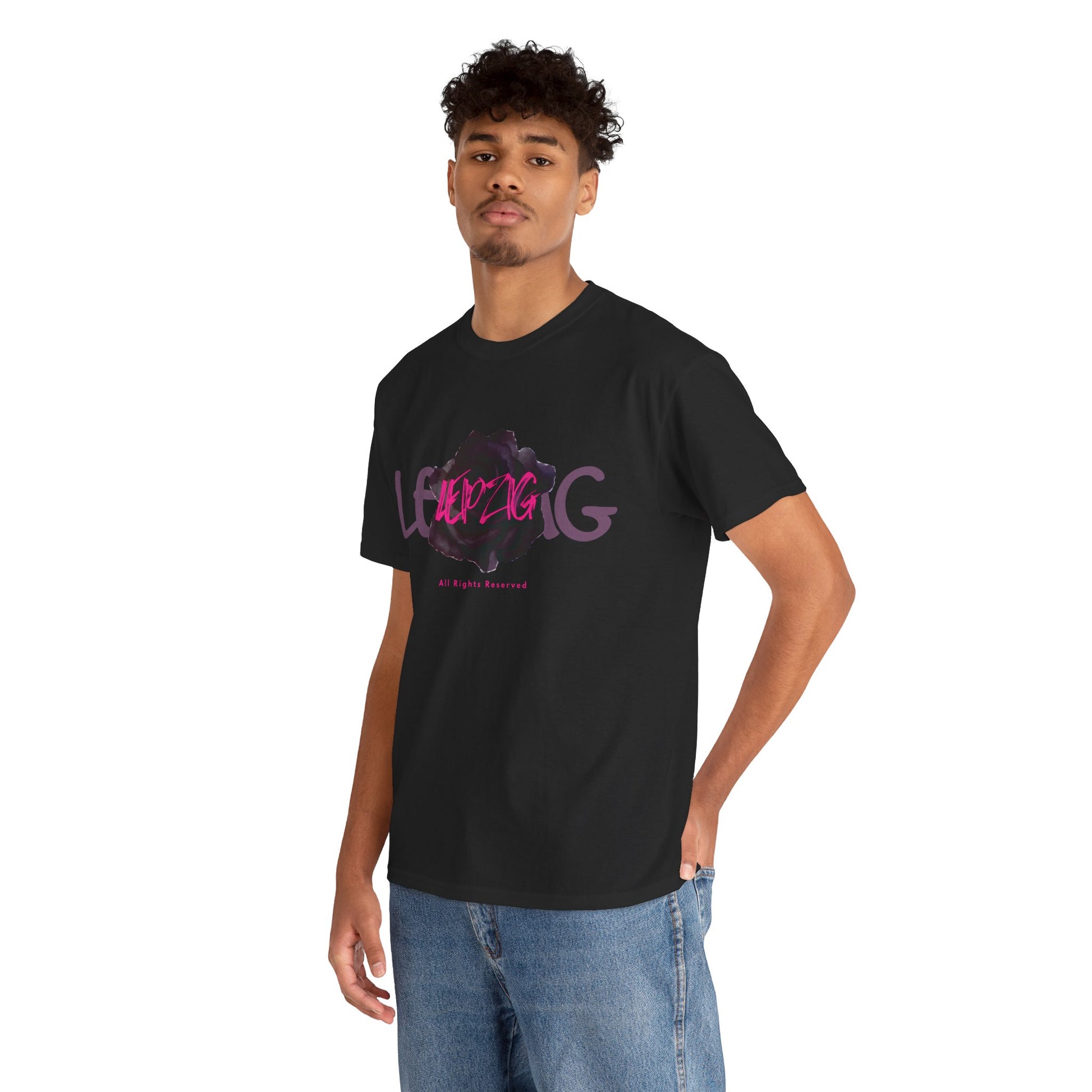 Schwarzes Unisex T-Shirt aus Baumwolle mit Leipzig Print in Schwarz-Pink auf der Vorderseite