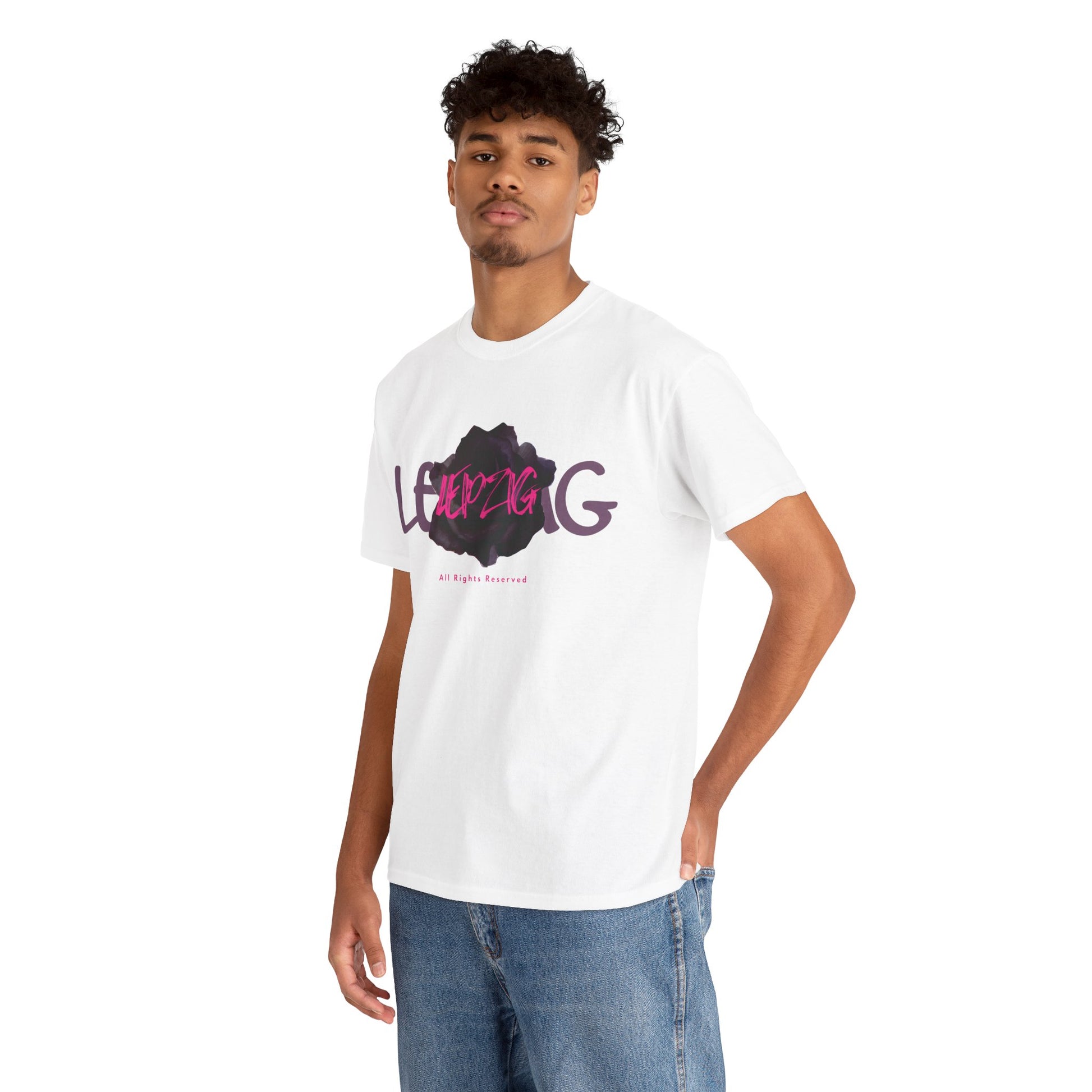 Weißes Unisex T-Shirt aus Baumwolle mit Leipzig Print in Schwarz-Pink auf der Vorderseite